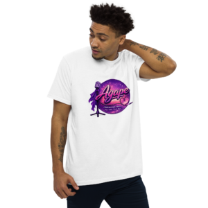 camiseta justa com modelagem reta masculina branca